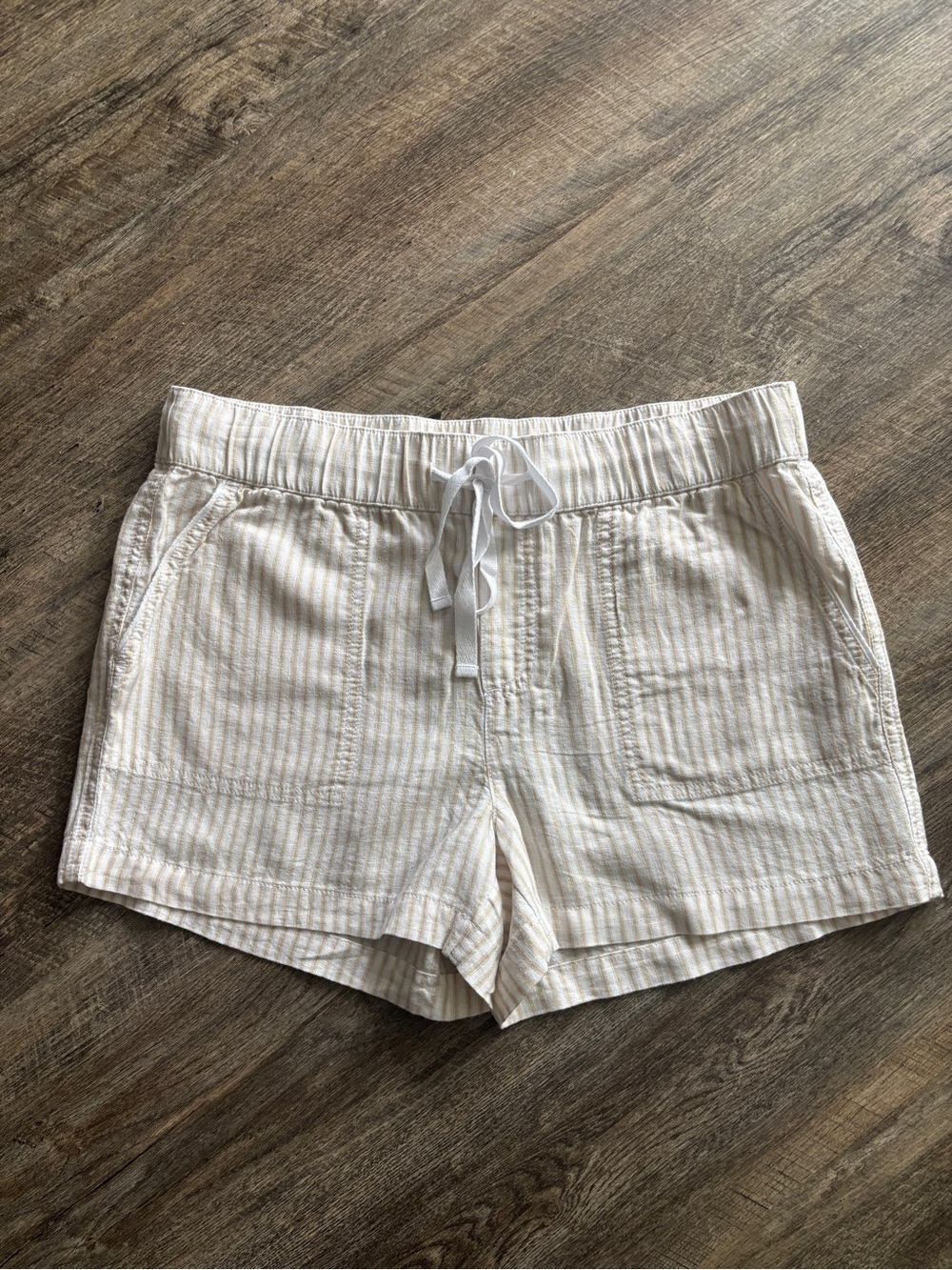 Nordstrom Caslon Women’s Cream Stripe Drawstring Shorts - Size S